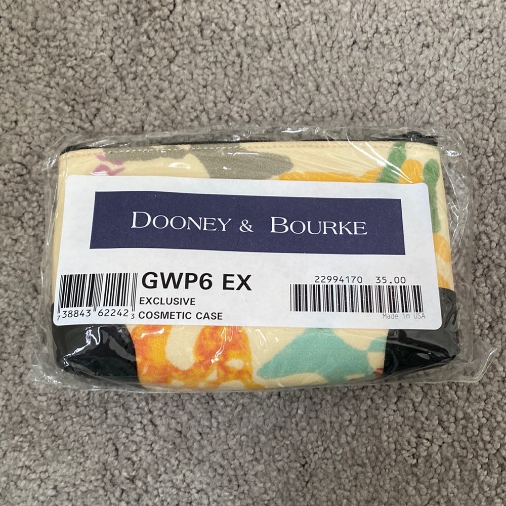 NWT Dooney and Bourke Cosmetic Case